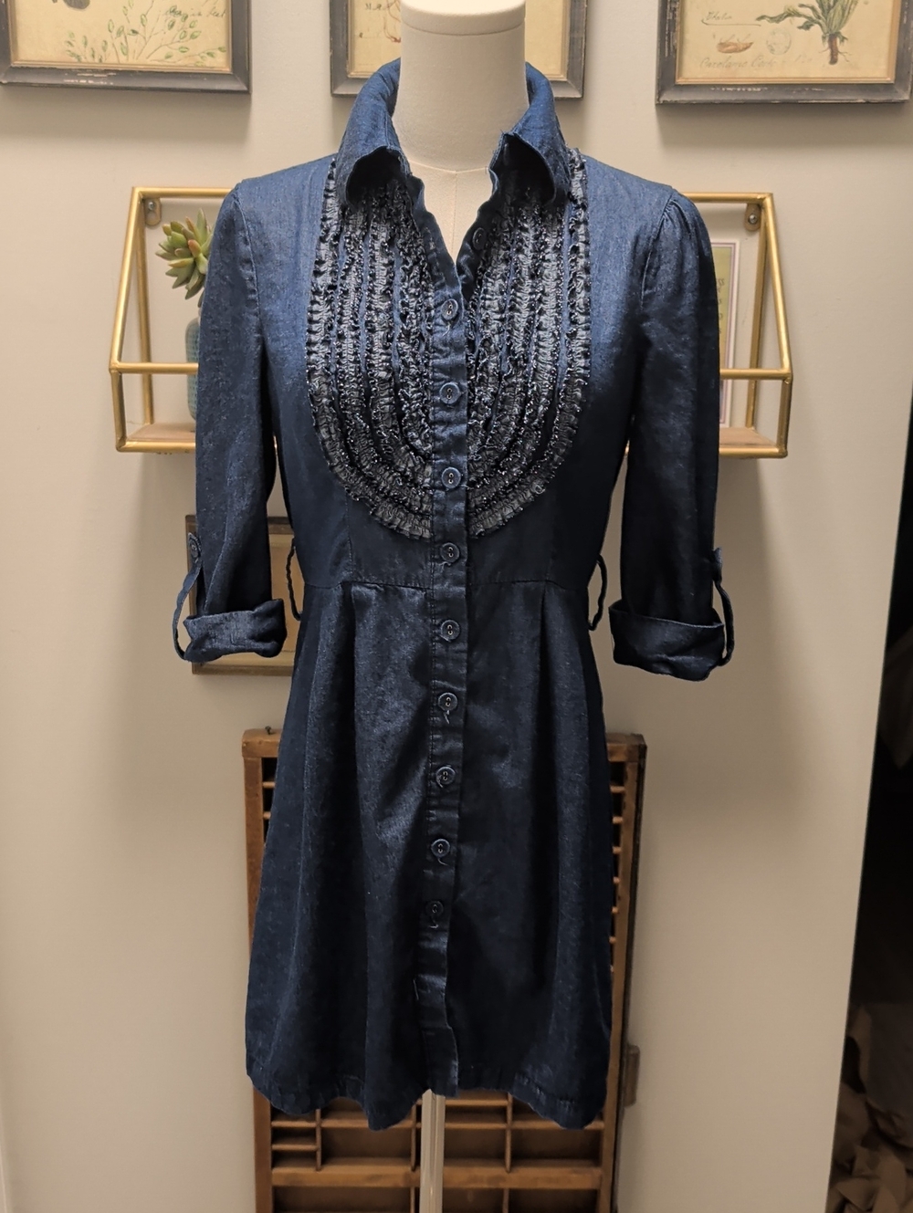 ROMEO & JULIET COUTURE  Size M Button-Front Navy Denim Ruffle Front Shirt Dress